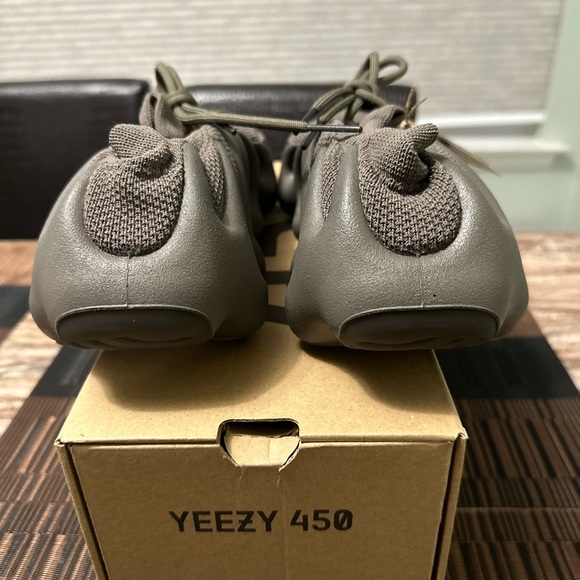 NWT - Yeezy Boost 450 - Cinder- Size 12 - Picture 7 of 11